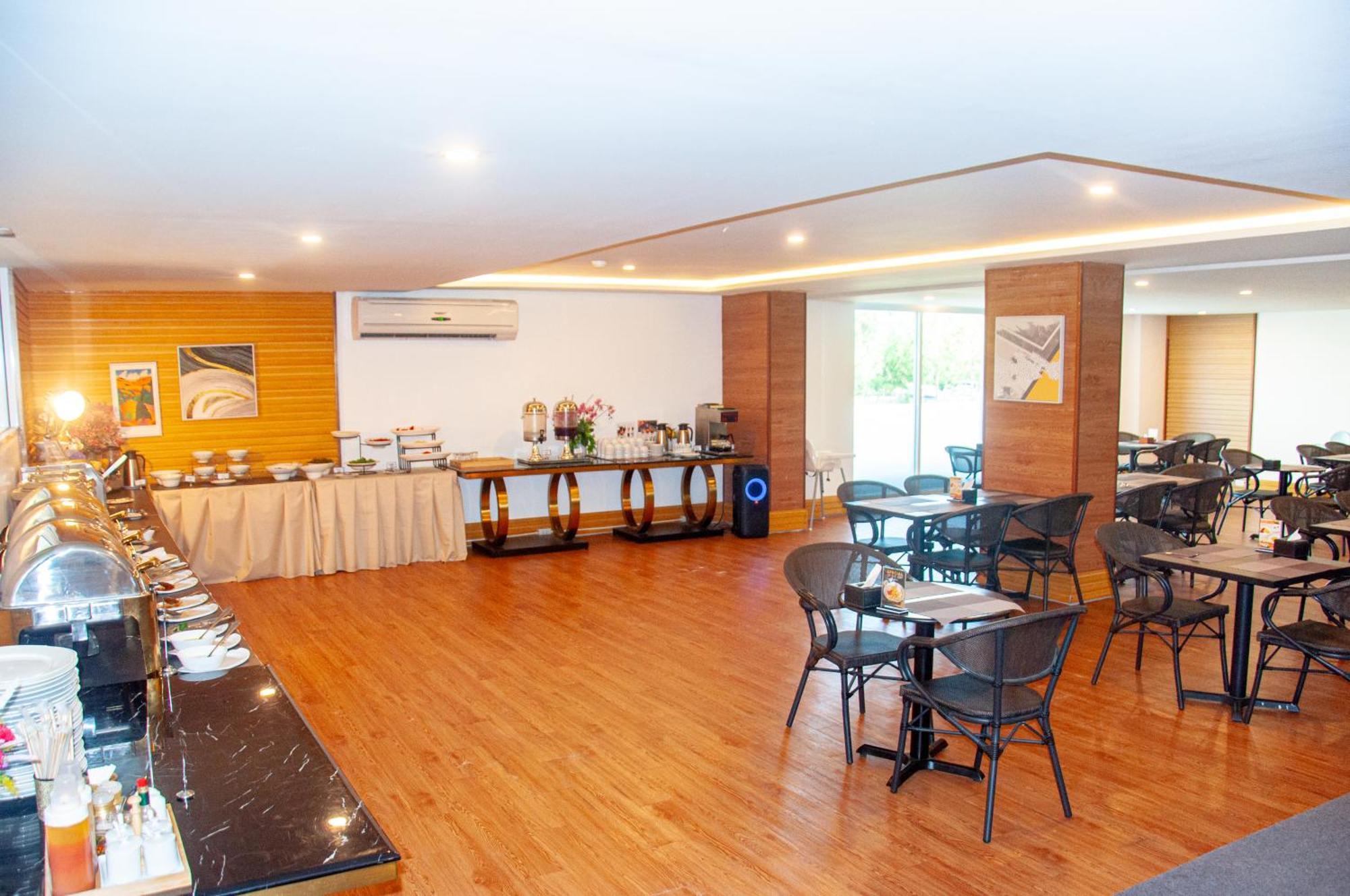 Ht9 Hotel 3*